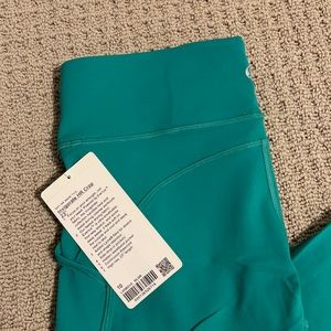 Lululemon Invigorate HR Crop 23